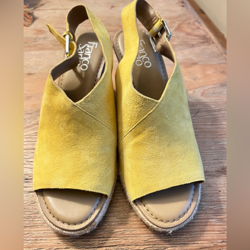 NEW NEVER WORN Franco Sarto Julien Ladies yellow wedges size 7.5 medium - Picture 1 of 4